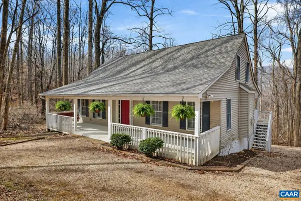 9 Dogwood Ln, Nellysford, VA 22958