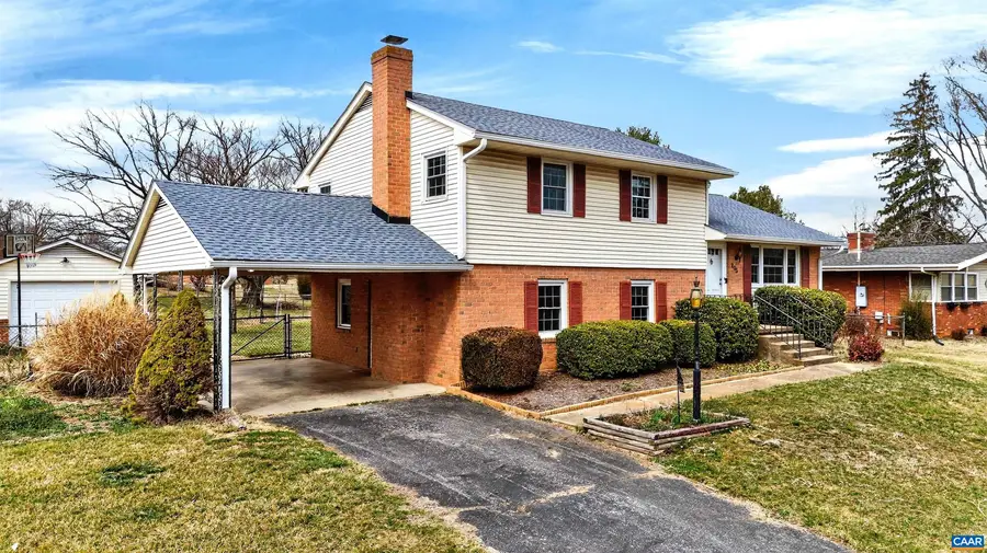 205 Stonewall Dr, Waynesboro, VA 22980 - #3