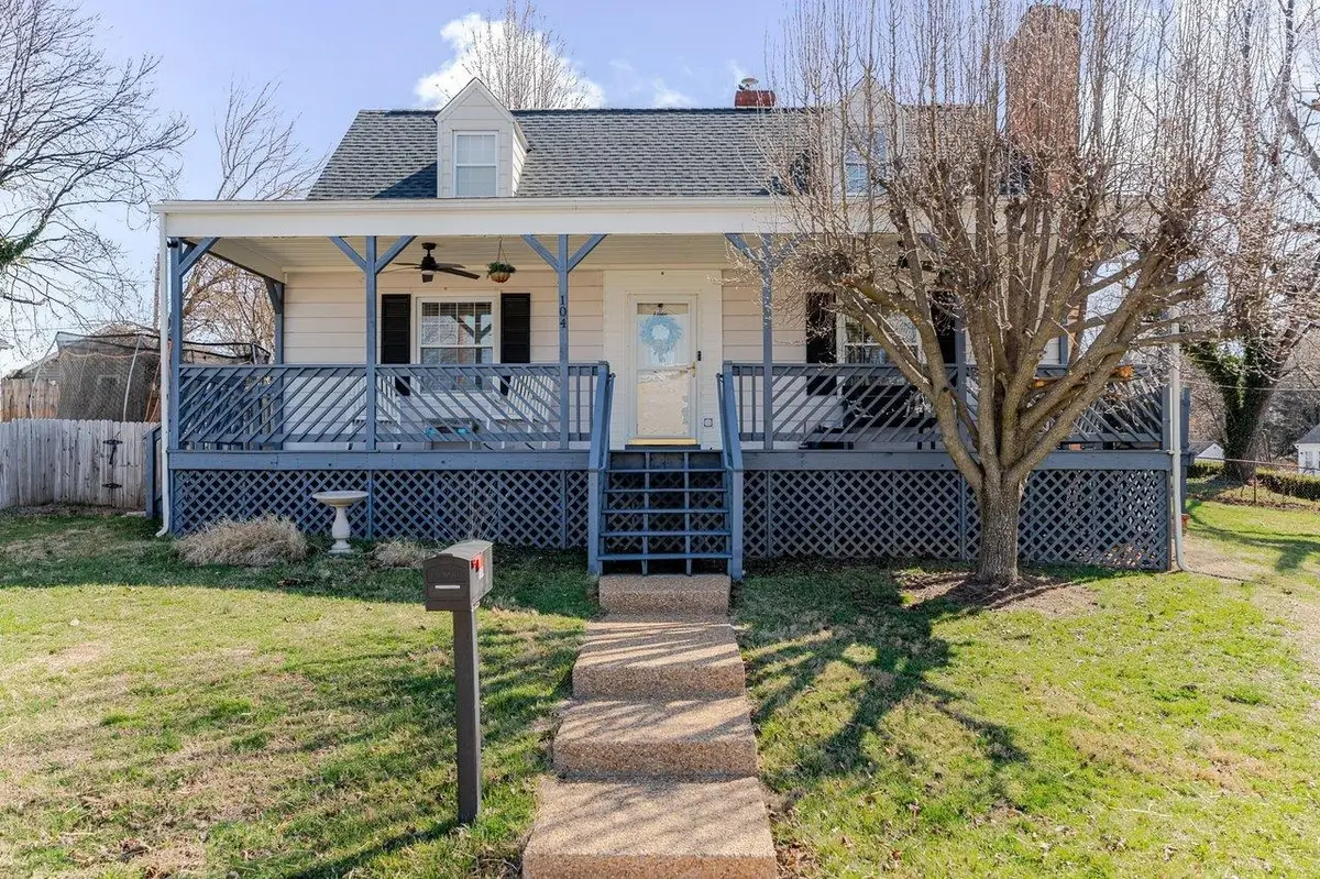 104 Jackson Ave, Elkton, VA 22827 - #1