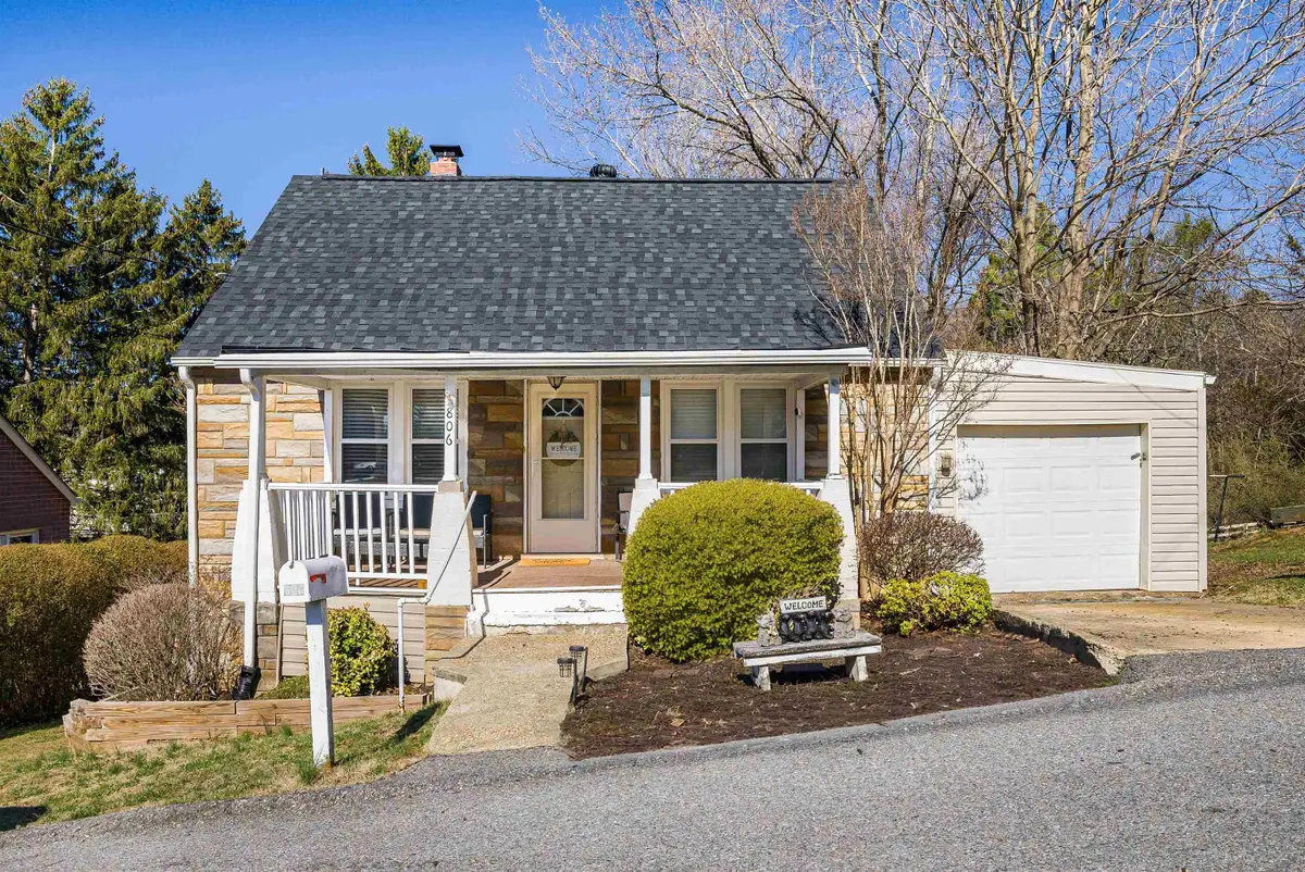 806 Randolph St, Staunton, VA 24401 - #1