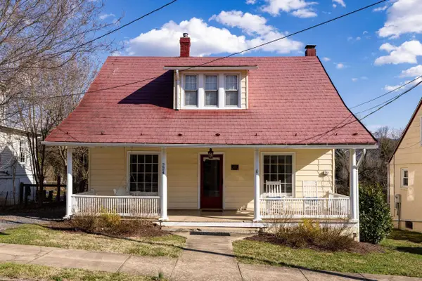 224 Church St N, Woodstock, VA 22664