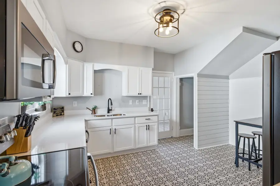 224 Church St N, Woodstock, VA 22664 - #2