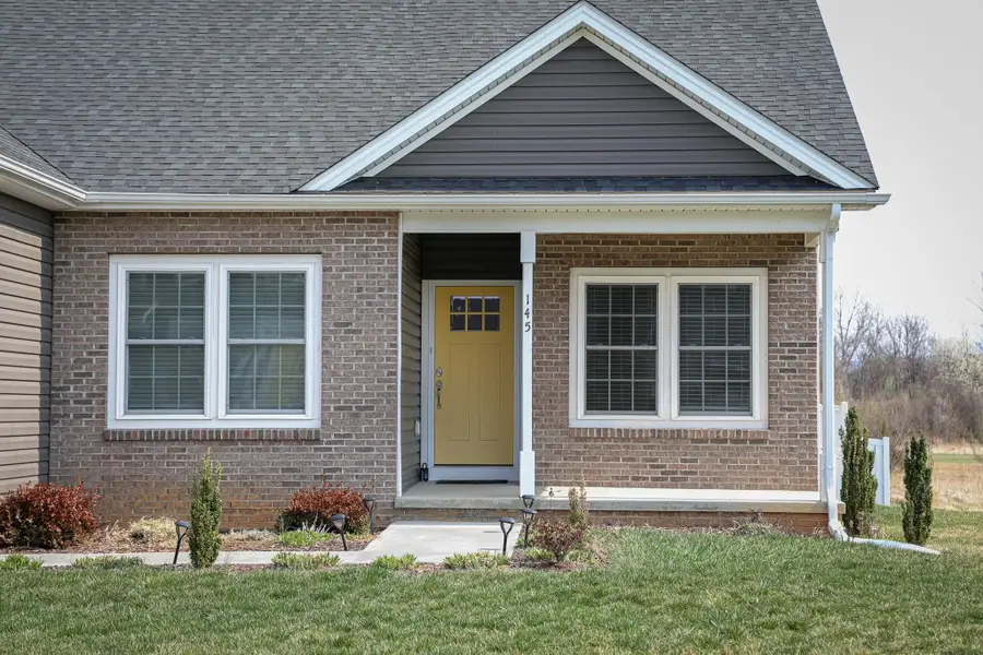 145 Paige St, Waynesboro, VA 22980 - #2