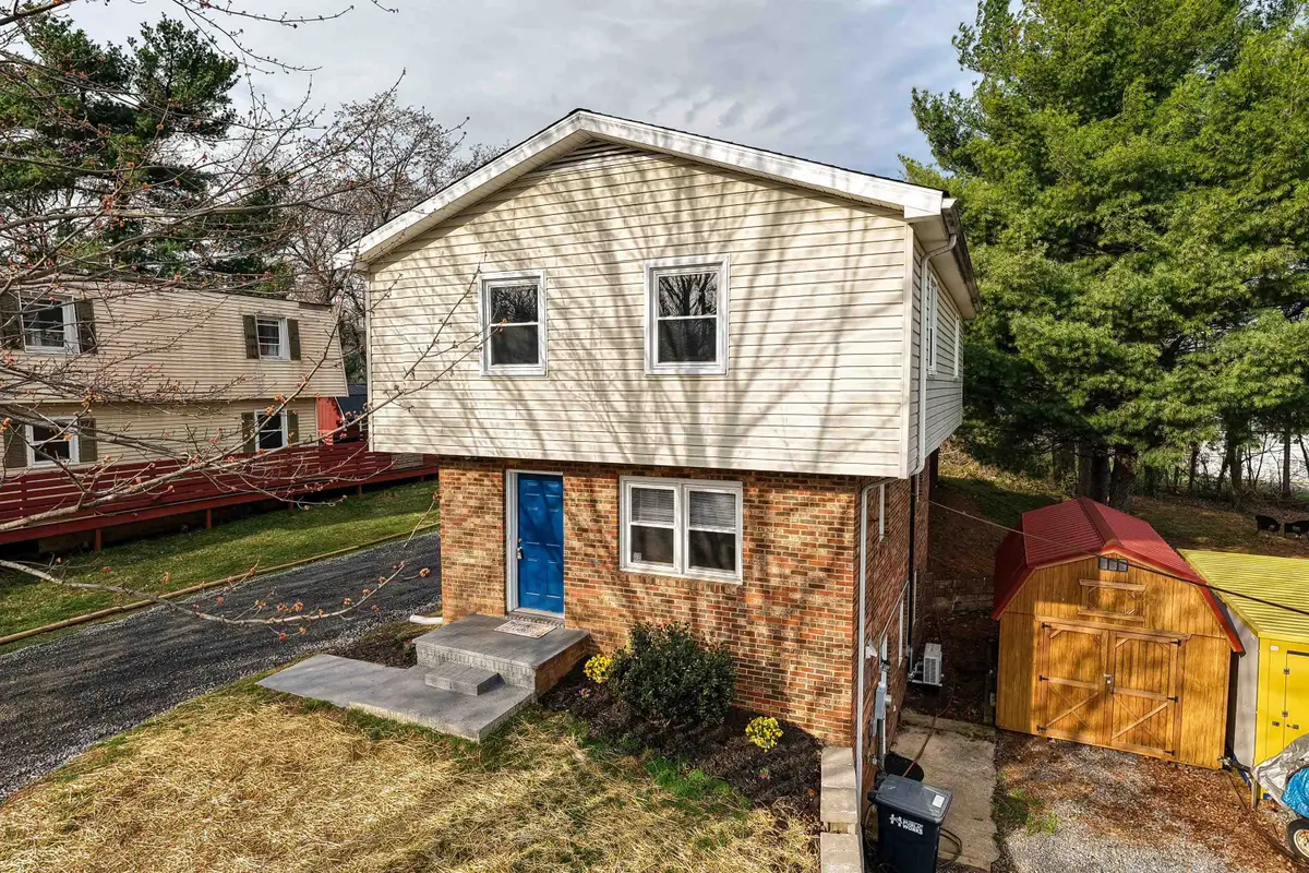 349 Summit St, Harrisonburg, VA 22802 - #1