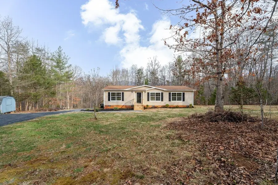394 Springbranch Trl, Stanardsville, VA 22973 - #2