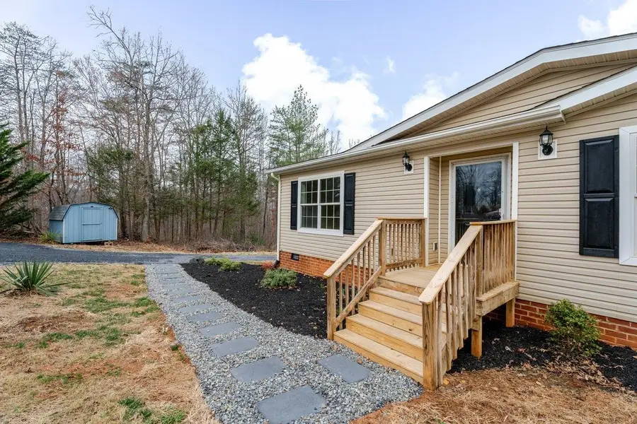 394 Springbranch Trl, Stanardsville, VA 22973 - #3
