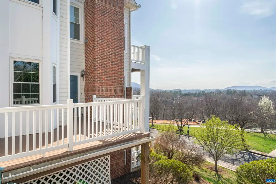 1055 Weybridge Ct, Charlottesville, VA 22911 - #2