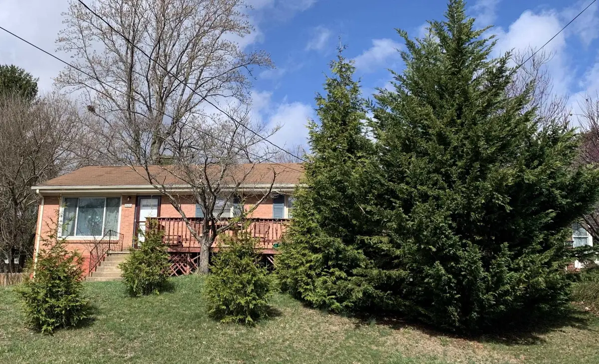 1200 Spaulding St, Staunton, VA 24401 - #1