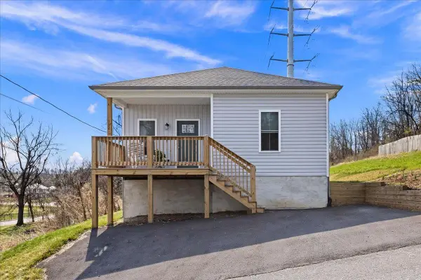 138 Garber St, Staunton, VA 24401