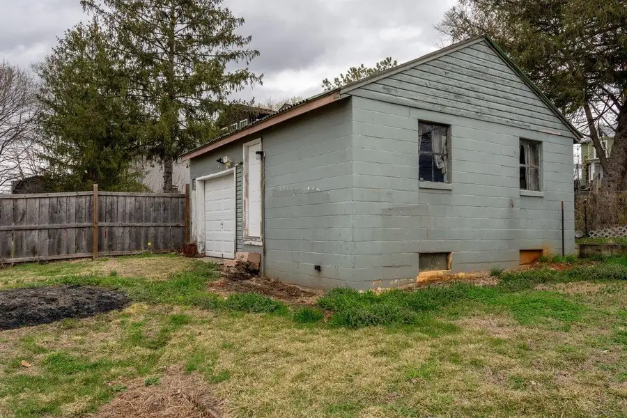 309 Virginia Ave, Shenandoah, VA 22849 - #3