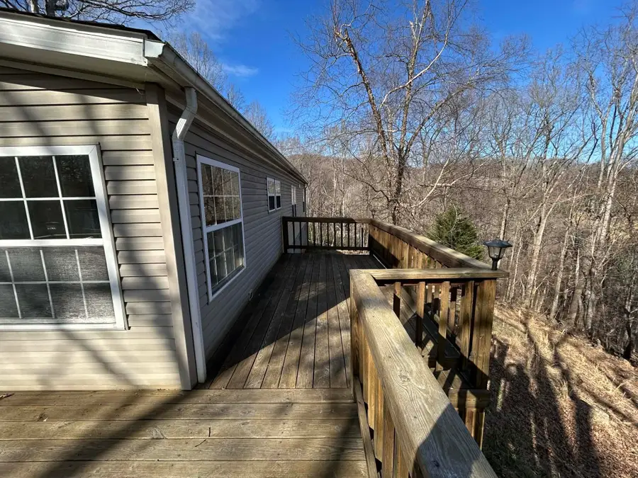 104 Bentwood Dr, Blue Ridge, VA 24064 - #2