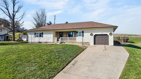 36 Skyline Ave, Stuarts Draft, VA 24477