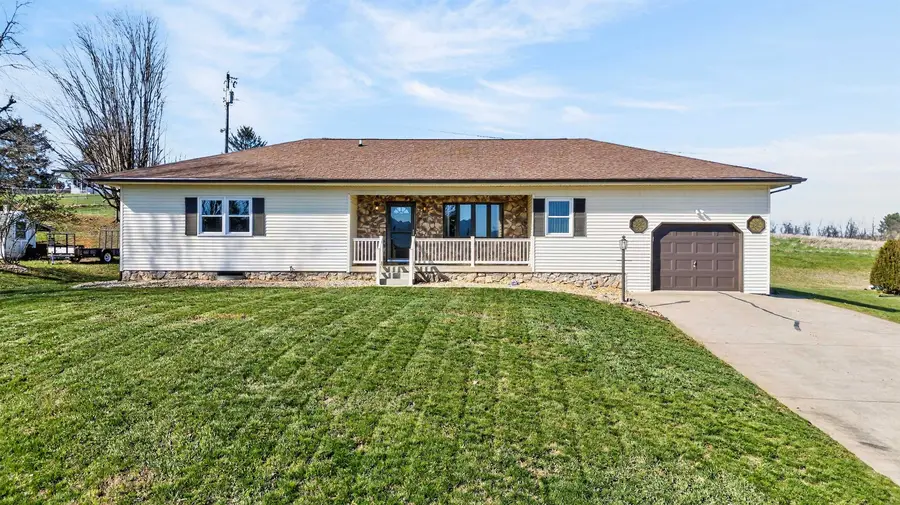 36 Skyline Ave, Stuarts Draft, VA 24477 - #2