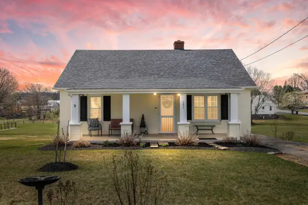 151 Stuart Ave, Stuarts Draft, VA 24477