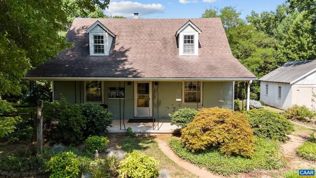 246 The Cross Rd, Scottsville, VA 24590 - #1