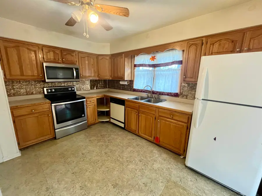 28 Flint Mountain Dr, Stuarts Draft, VA 24401 - #2