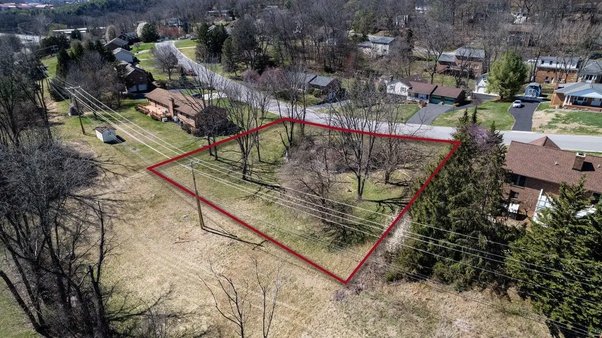 810 Lammermoor Dr, Staunton, VA 24401 - #1