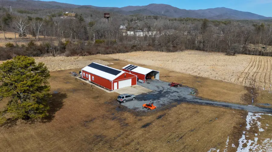 493 Railroad Ave, Craigsville, VA 24430 - #2