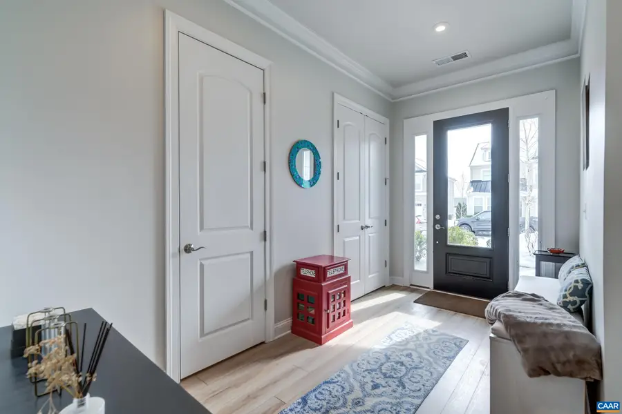 821 Heathfield Ln, Crozet, VA 22932 - #3