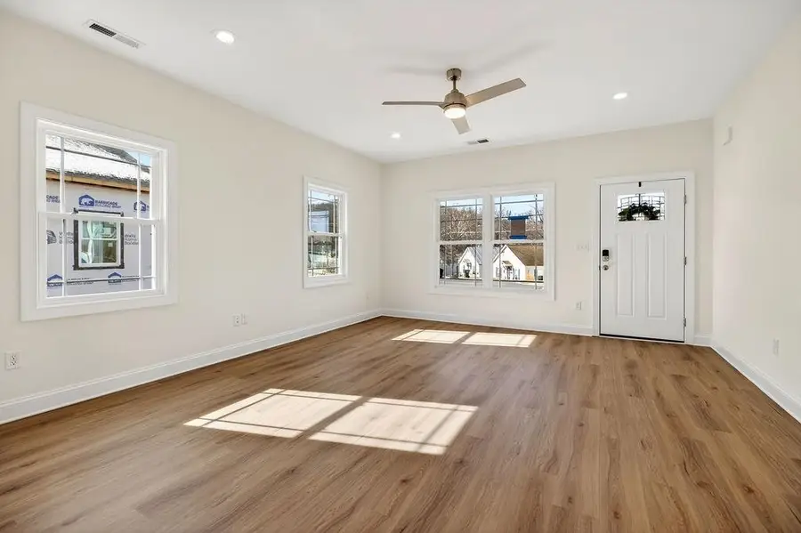 1303 East Main St, Waynesboro, VA 22980 - #3