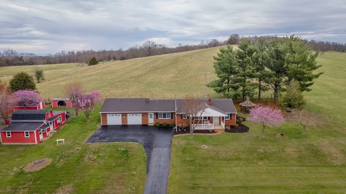 1098 Patterson Mill Rd, Grottoes, VA 24441 - #1