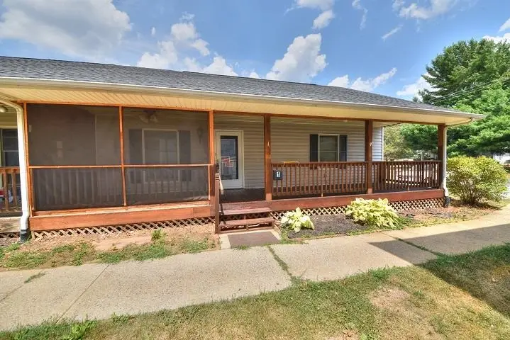 405 Linden Ave S, Waynesboro, VA 22980 - #1