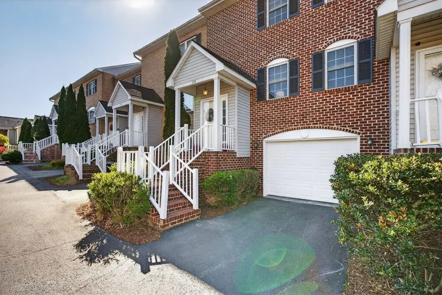 298 Emerald Dr, Harrisonburg, VA 22801 - #3