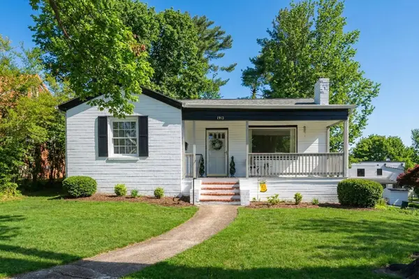 1913 Monticello St, Waynesboro, VA 22980