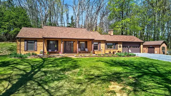 329 Red Hill Rd, Fairfield, VA 24435