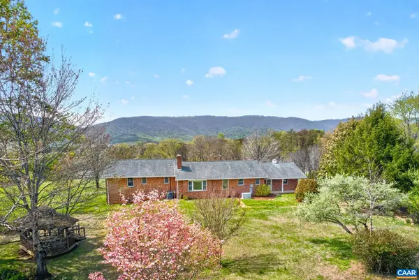 10694 Rockfish Valley Hwy, Afton, VA 22920