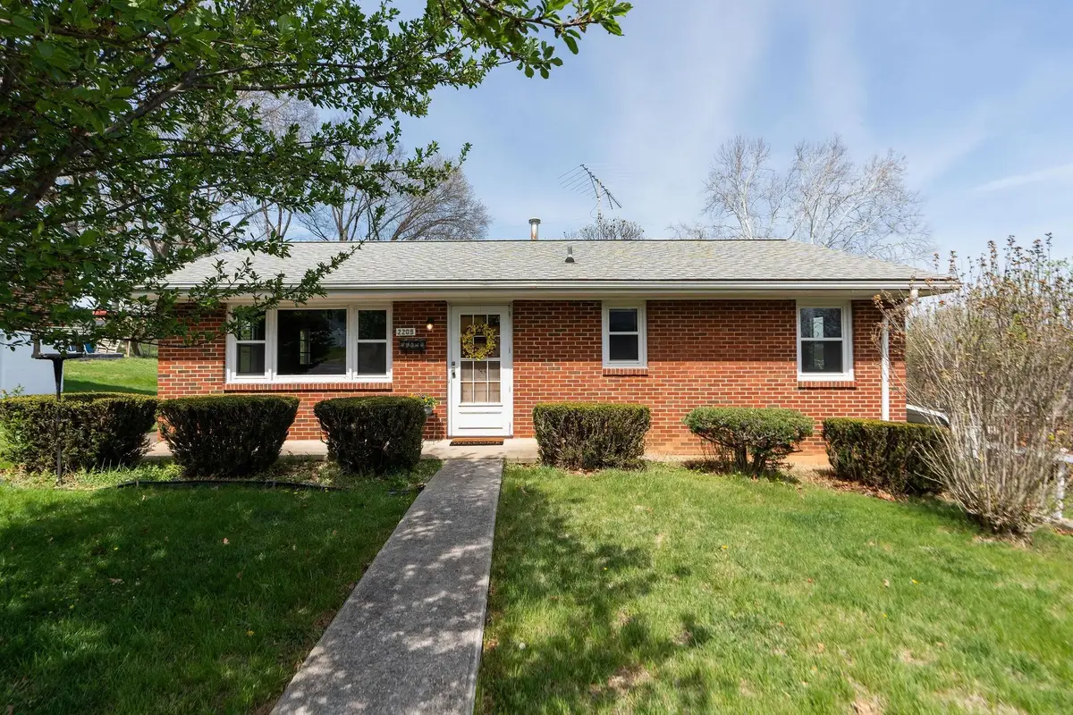 2209 Third St, Staunton, VA 24401 - #1