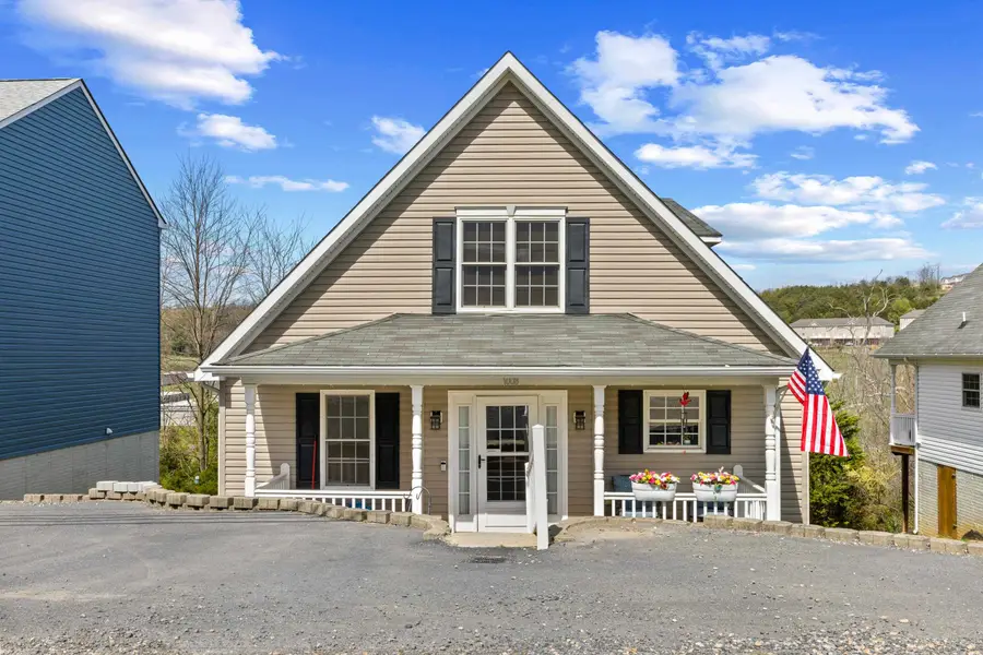 1008 Middlebrook Ave, Staunton, VA 24401 - #2