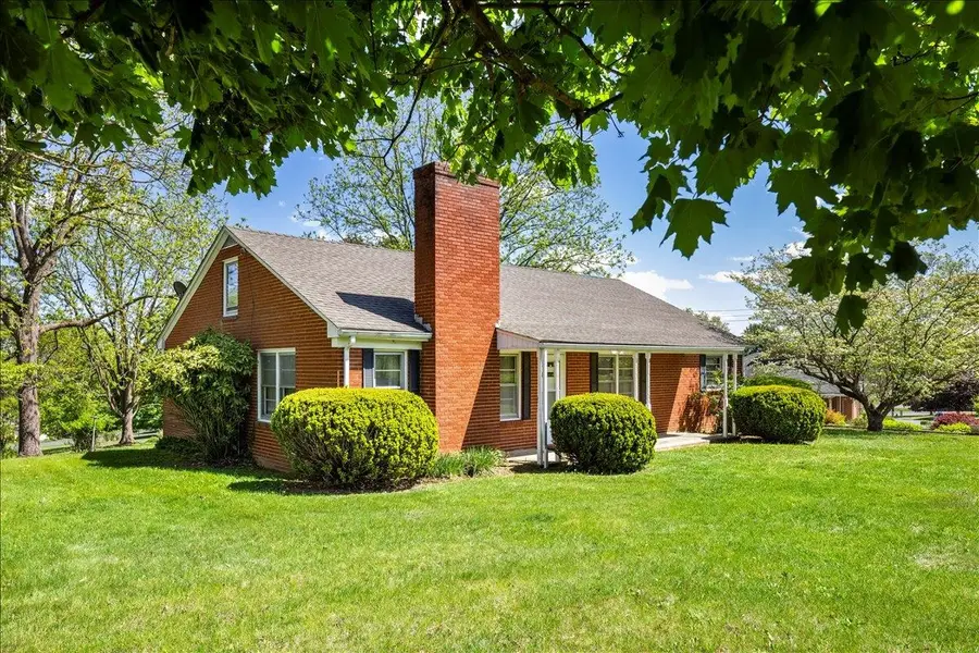 9 Baldwin Dr, Staunton, VA 24401 - #3