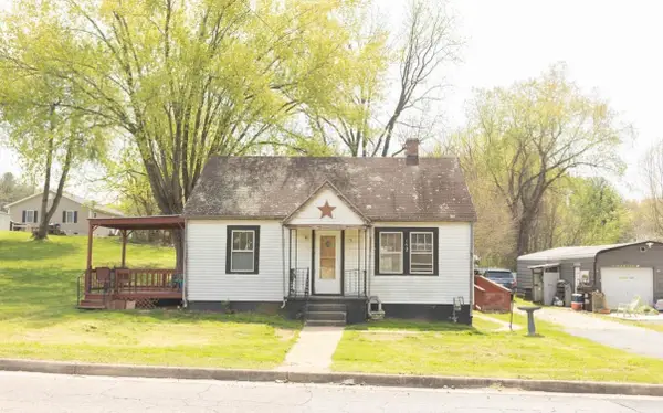 162 40th St E, Buena Vista, VA 24416
