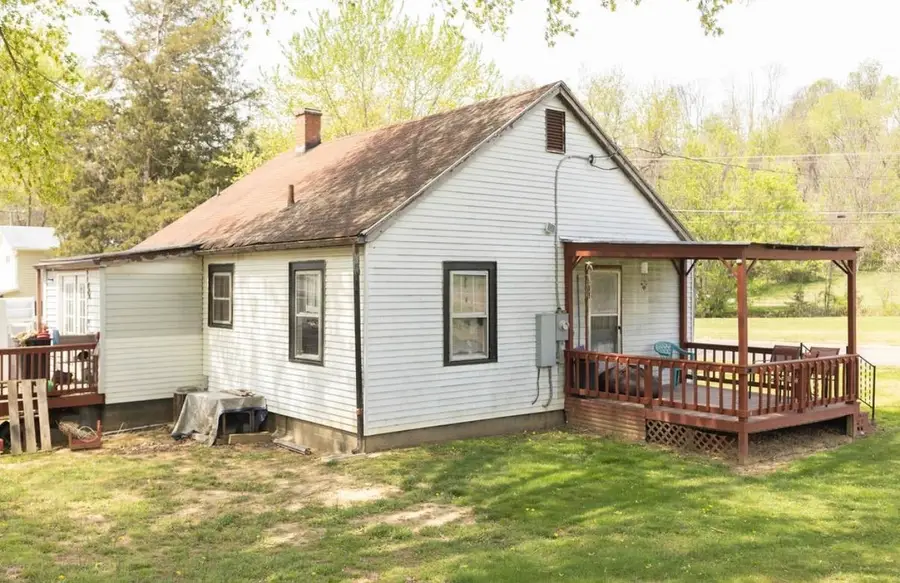 162 40th St E, Buena Vista, VA 24416 - #3
