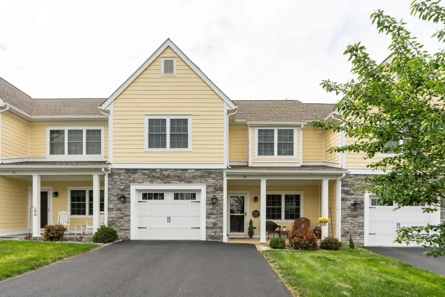 19 Ashwood Ln, Staunton, VA 24401 - #2