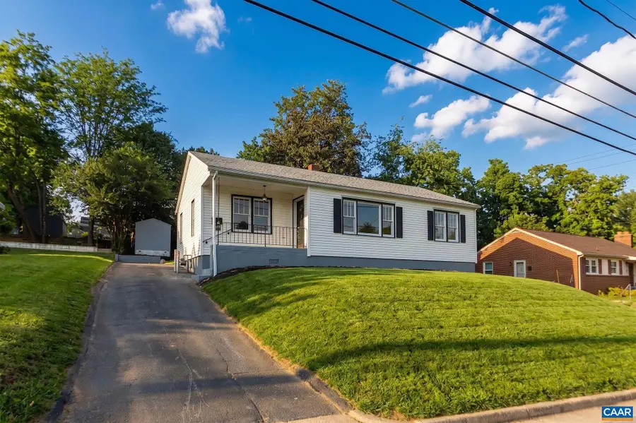 720 Cherry Hill Dr, Staunton, VA 24401 - #3