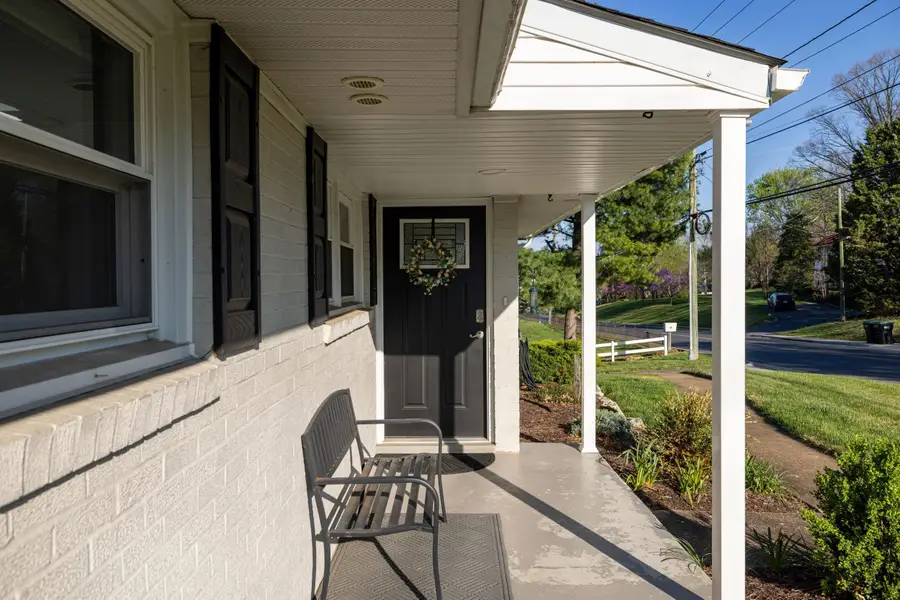 110 Oakwood Dr, Bridgewater, VA 22812 - #3