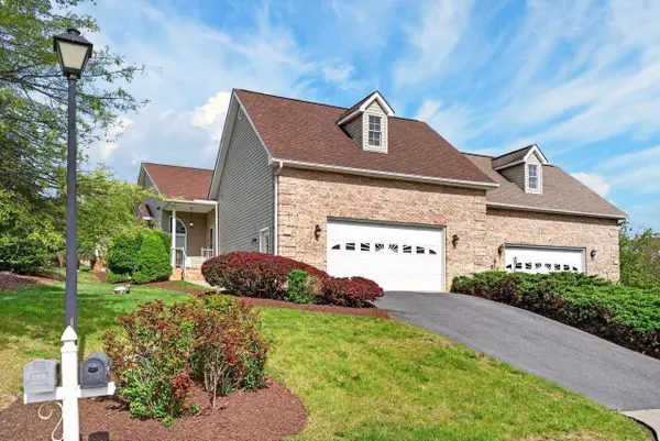 2102 Lake Terrace Dr, Harrisonburg, VA 22802