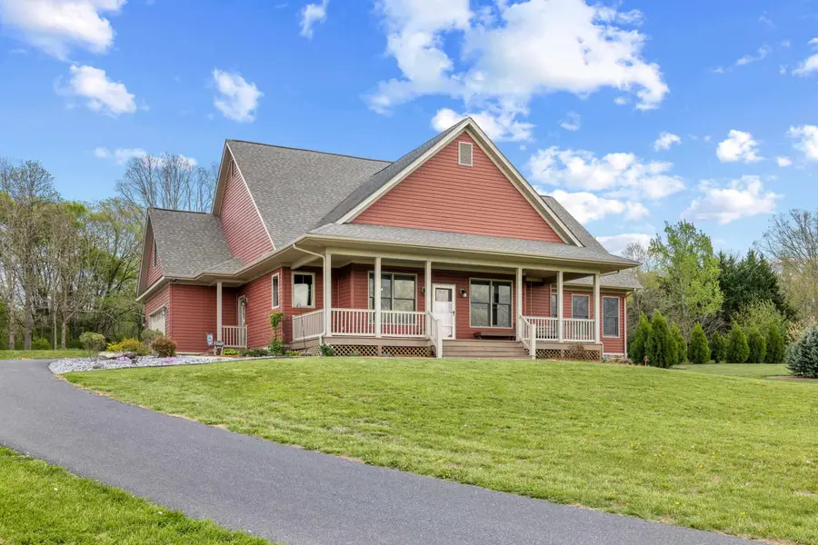 2390 Tinkling Spring Rd, Stuarts Draft, VA 24477 - #2