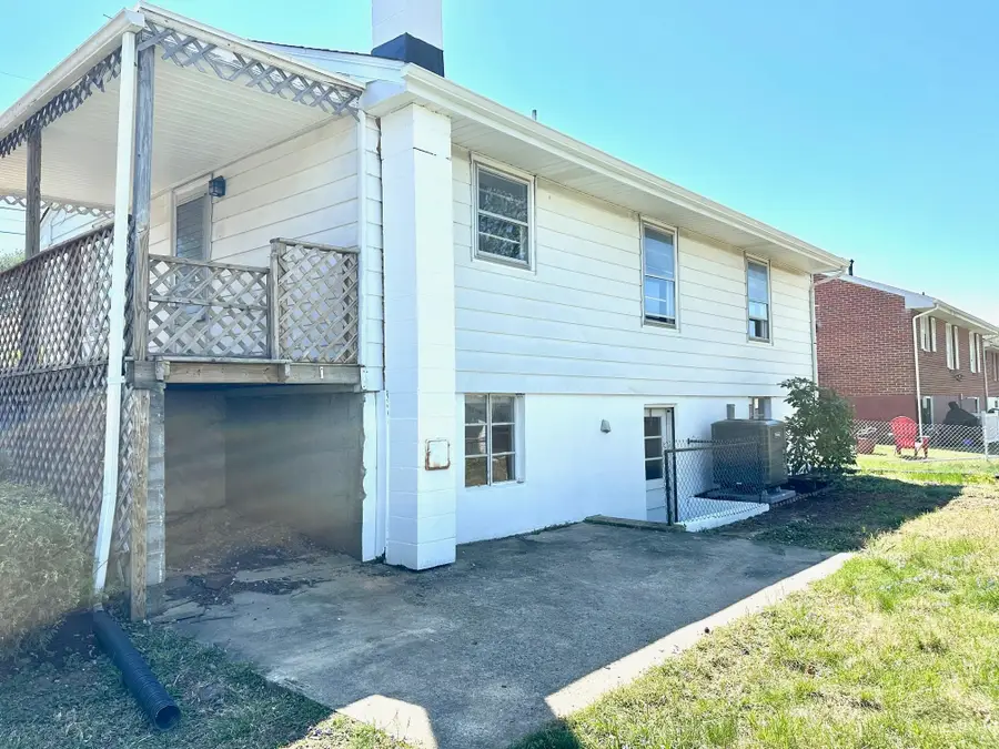 2403 Park Hill Rd, Staunton, VA 24401 - #3