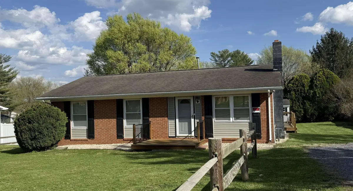 858 Augusta Farms Rd, Waynesboro, VA 22980 - #1