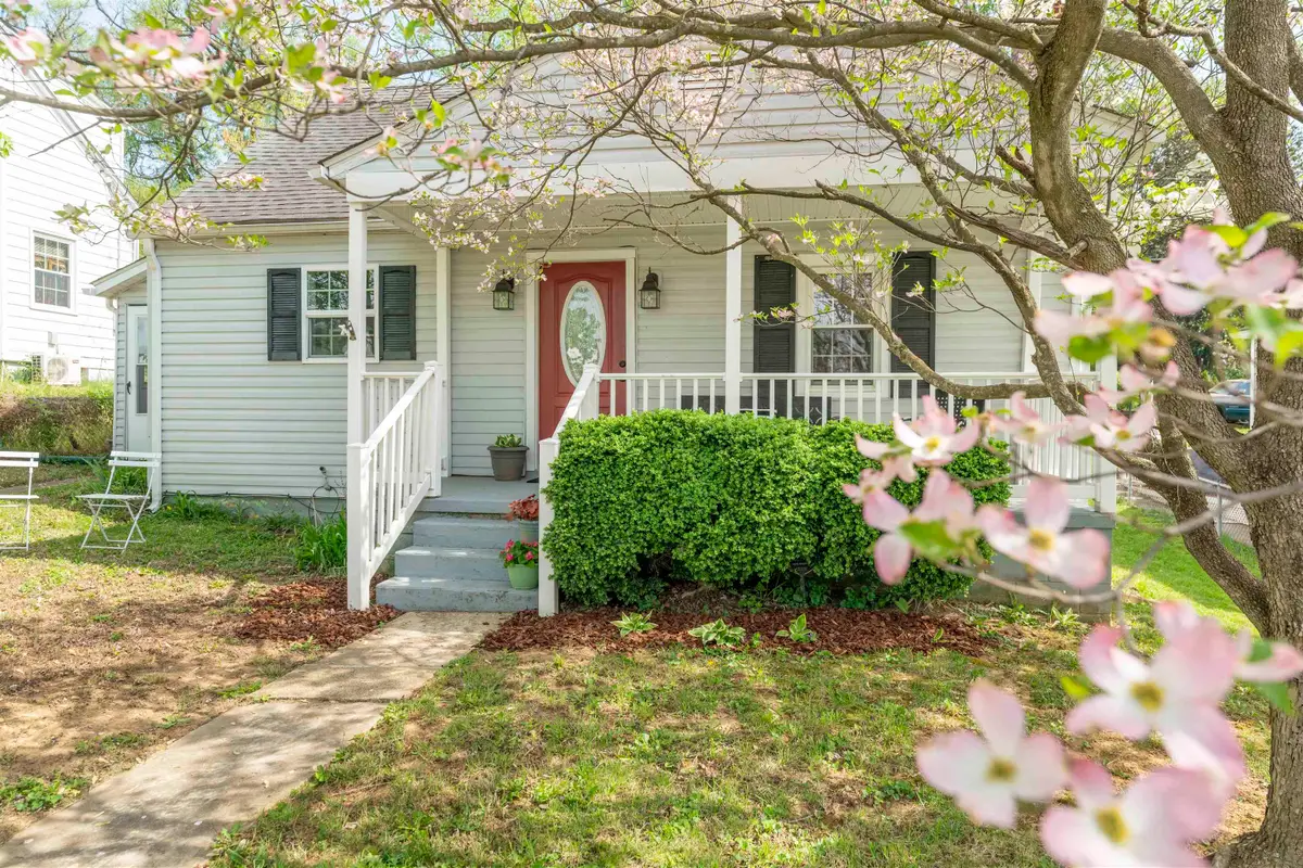 414 James Ave, Waynesboro, VA 22980 - #1