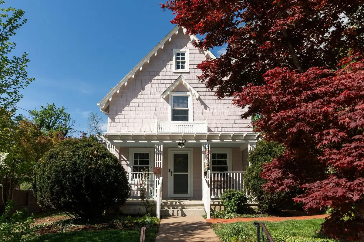 718 Alleghany Ave, Staunton, VA 24401 - #1