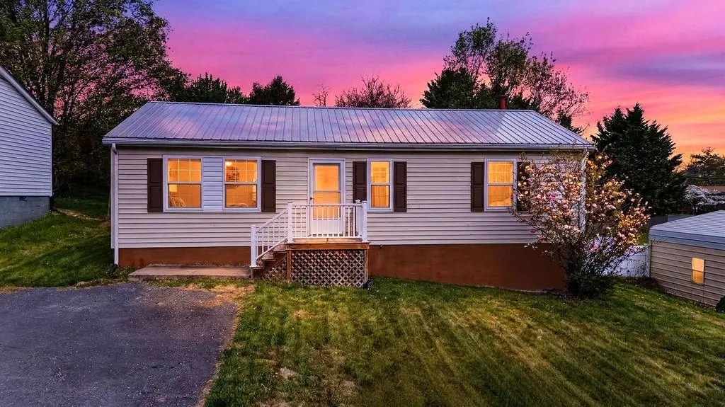 21 Beverley St, Verona, VA 24482 - #1