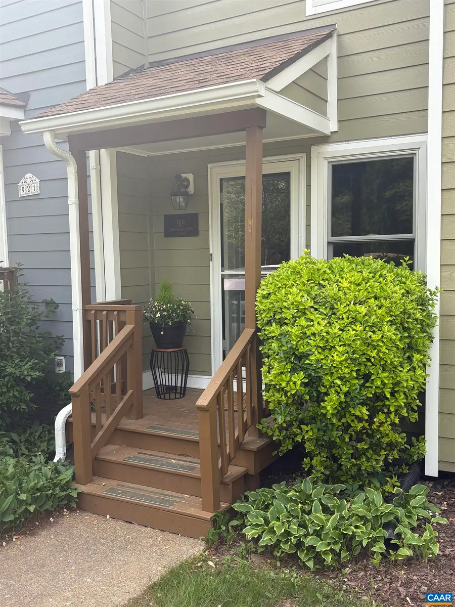 919 Stonehenge Rd, Charlottesville, VA 22901 - #3