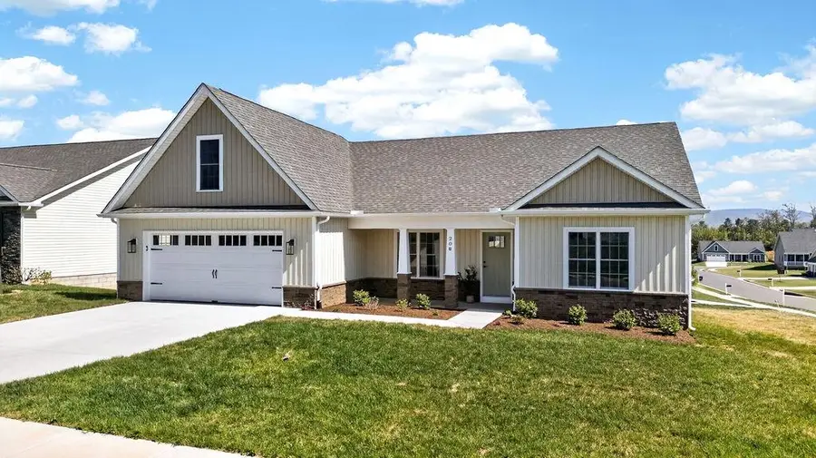 208 Lindburgh Dr, Waynesboro, VA 22980 - #2