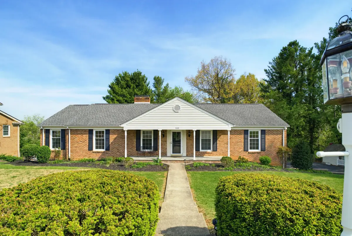 505 Victoria Dr, Staunton, VA 24401 - #1