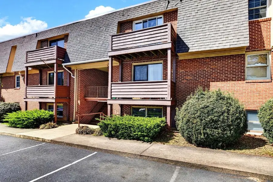 2337 Morris Mill Rd, Staunton, VA 24401 - #2