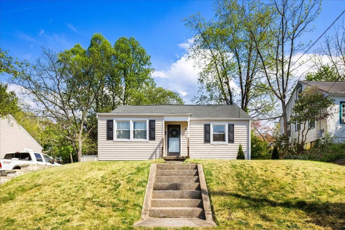 428 Poplar Ave S, Waynesboro, VA 22980 - #1